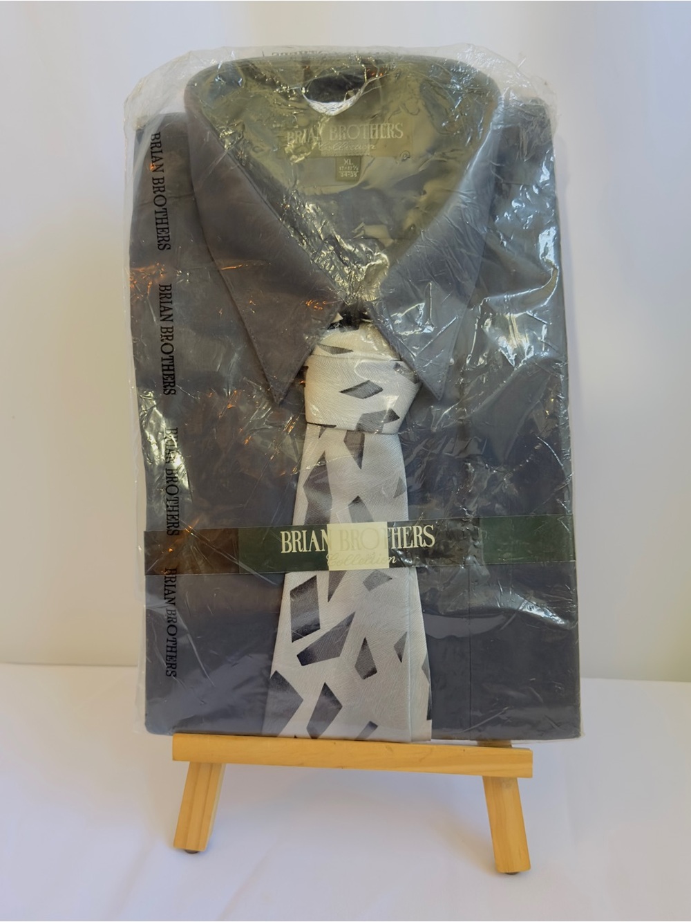 VTG Brian Brothers Collection Man's Black Shirt & Gray Abstract Tie Set NWT